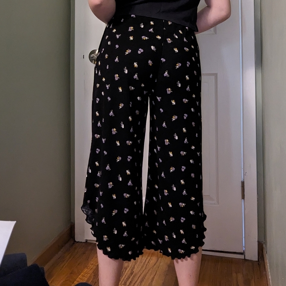 H&M Floral Asymmetric-hem Culottes | Size XS - Picture 2 of 8